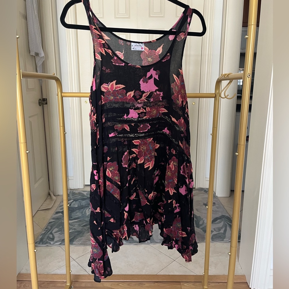 Gently worn- Free people light weight mini dress with lace detailing